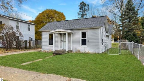 Tiny photo for 825 Walnut Street, Cadillac, MI 49601 (MLS # 1940388)