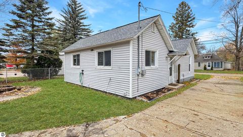 Tiny photo for 825 Walnut Street, Cadillac, MI 49601 (MLS # 1940388)