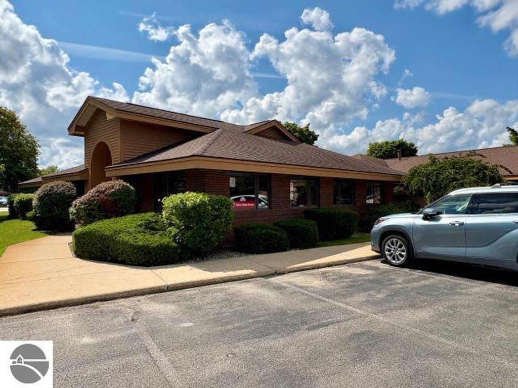 Photo of 3221 Logan Valley Road, Traverse City, MI 49686 (MLS # 1938436)