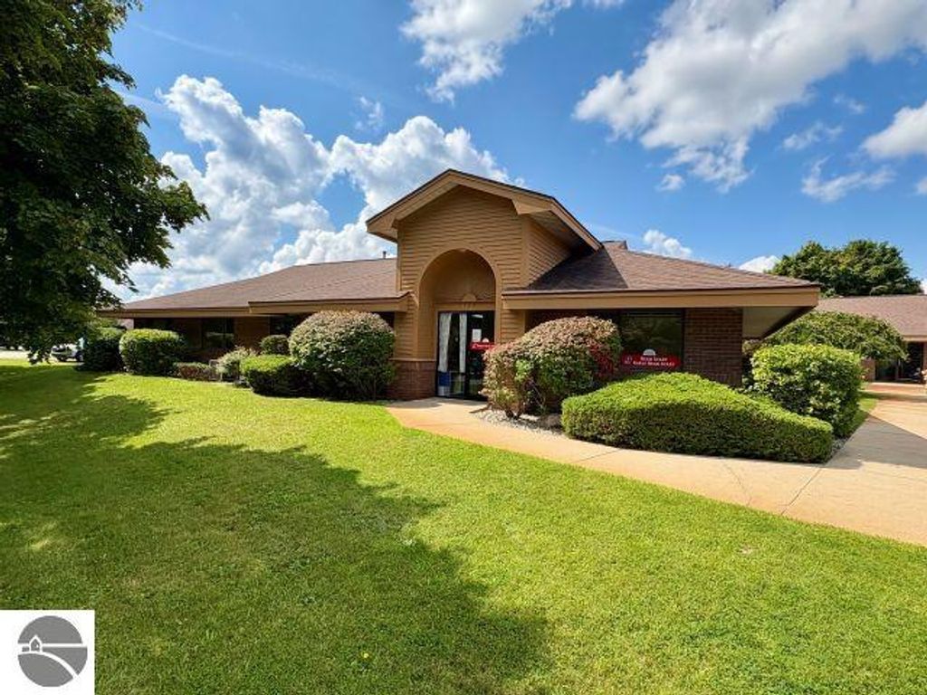 Photo of 3221 Logan Valley Road, Traverse City, MI 49686 (MLS # 1938436)