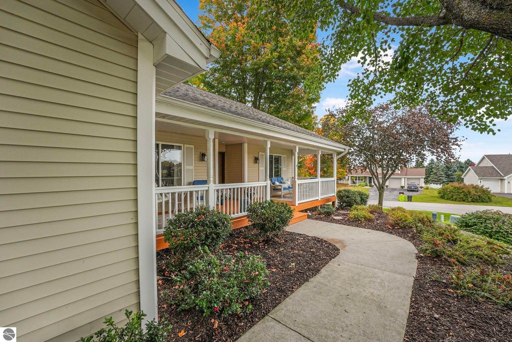 Photo of 3199 Heritage Park Place, Traverse City, MI 49685 (MLS # 1939926)