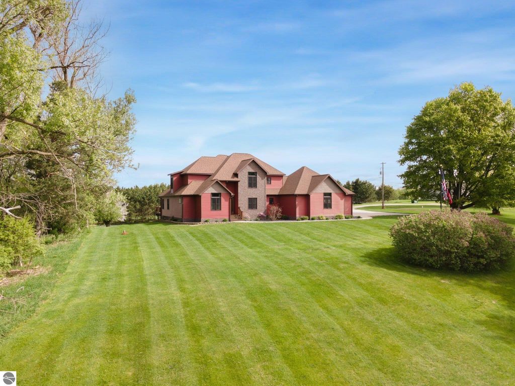 Photo of 17582 Leroy Road, Leroy, MI 49655 (MLS # 1939006)