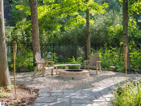 Tiny photo for 417 N Madison St, Traverse City, MI 49684 (MLS # 1939980)