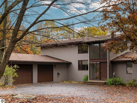 Tiny photo for 8560 S 41 Road, Cadillac, MI 49601 (MLS # 1939833)