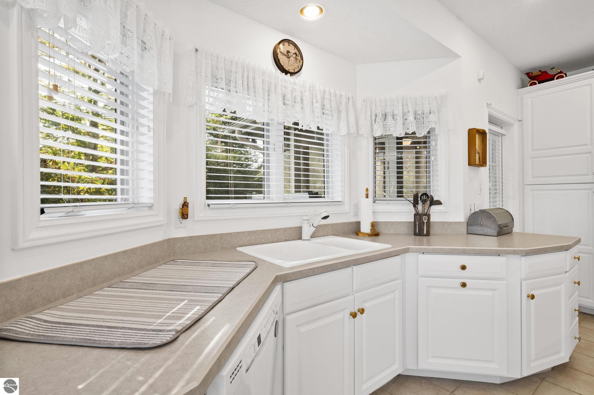 Bellaire, Michigan 49615, United States, 4 Bedrooms Bedrooms, ,4 BathroomsBathrooms,Residential,Pending,223987