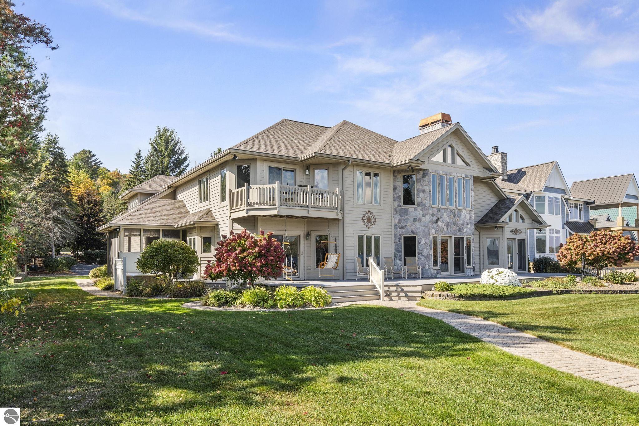 Bellaire, Michigan 49615, United States, 4 Bedrooms Bedrooms, ,4 BathroomsBathrooms,Residential,Pending,223987