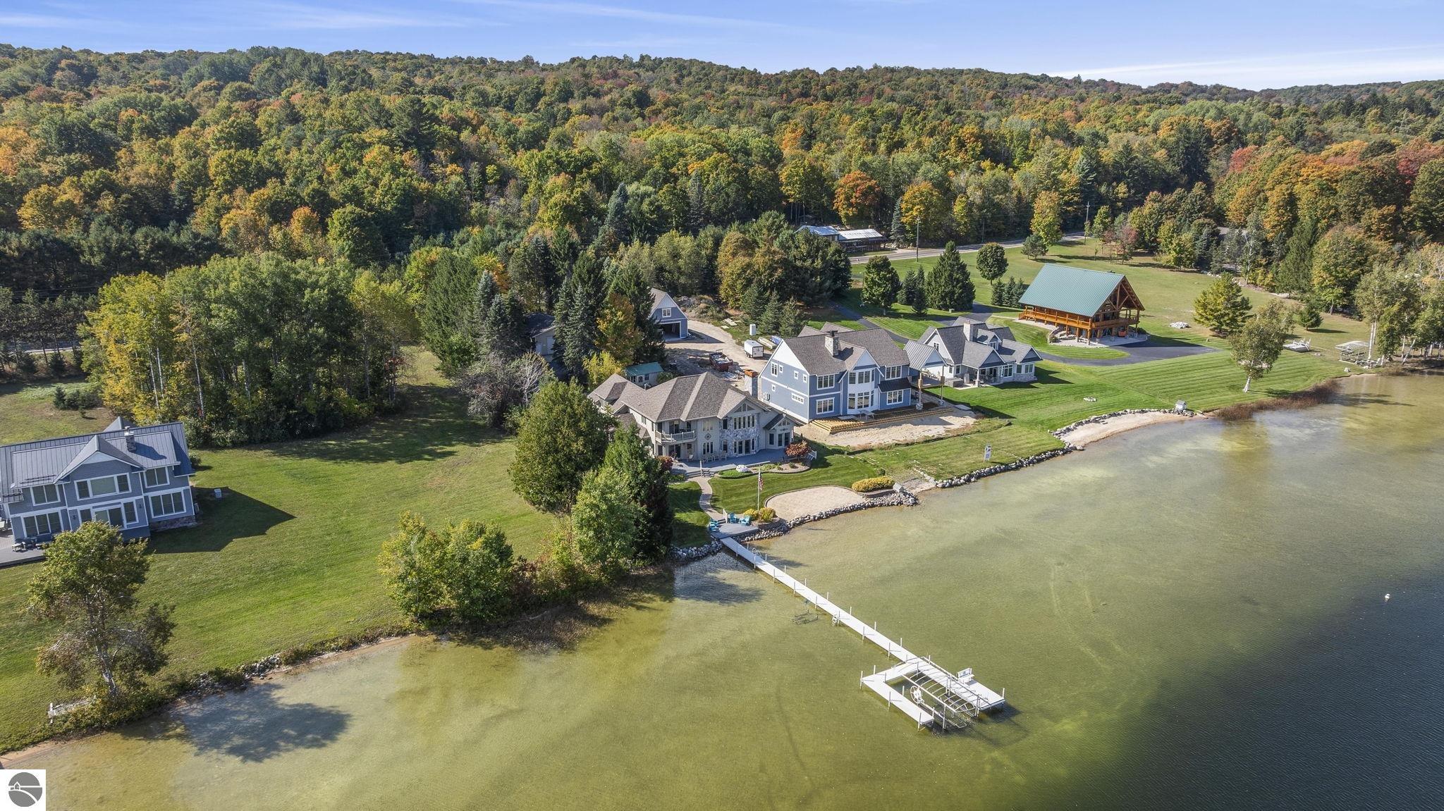 Bellaire, Michigan 49615, United States, 4 Bedrooms Bedrooms, ,4 BathroomsBathrooms,Residential,Pending,223987