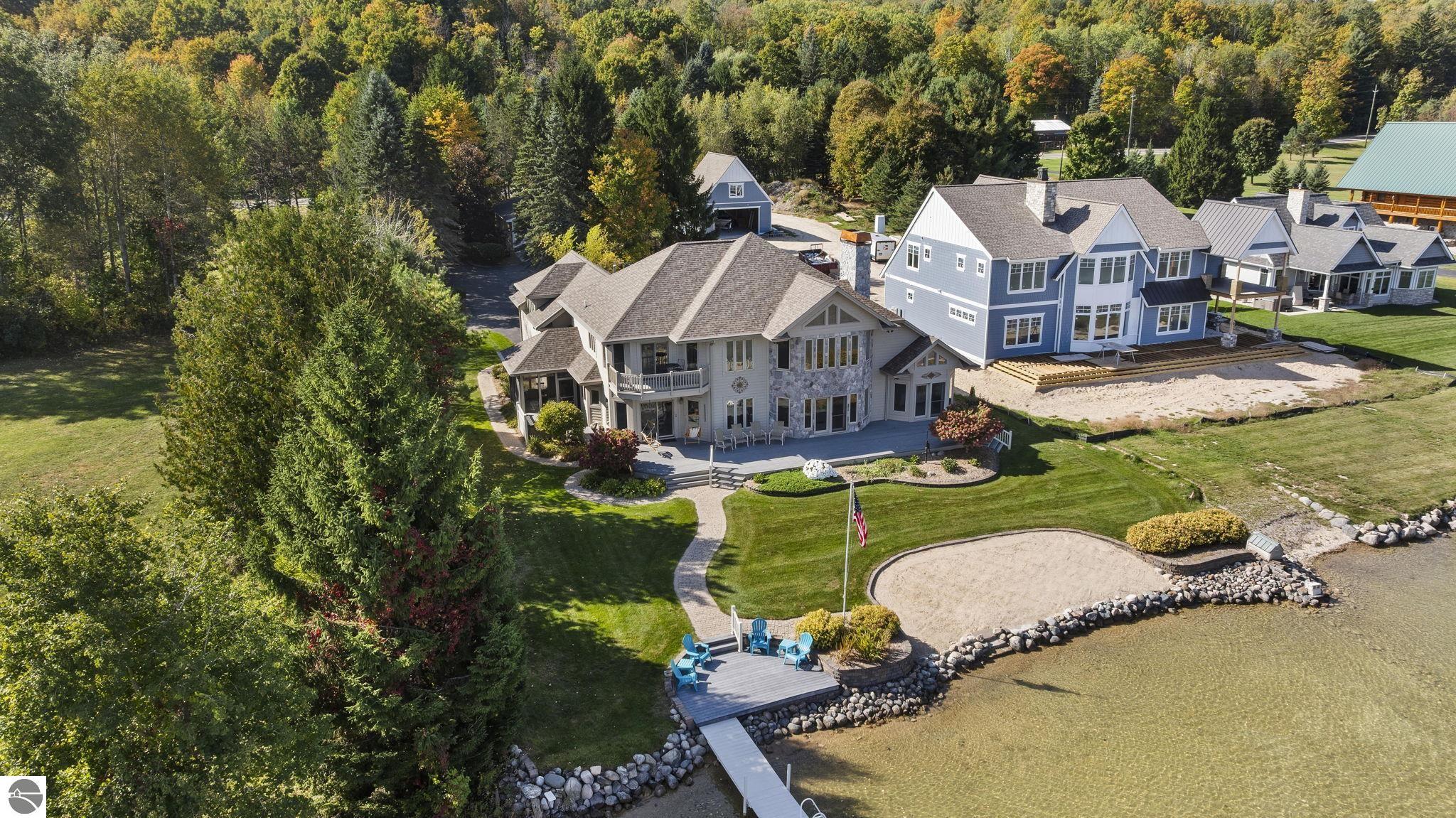 Bellaire, Michigan 49615, United States, 4 Bedrooms Bedrooms, ,4 BathroomsBathrooms,Residential,Pending,223987