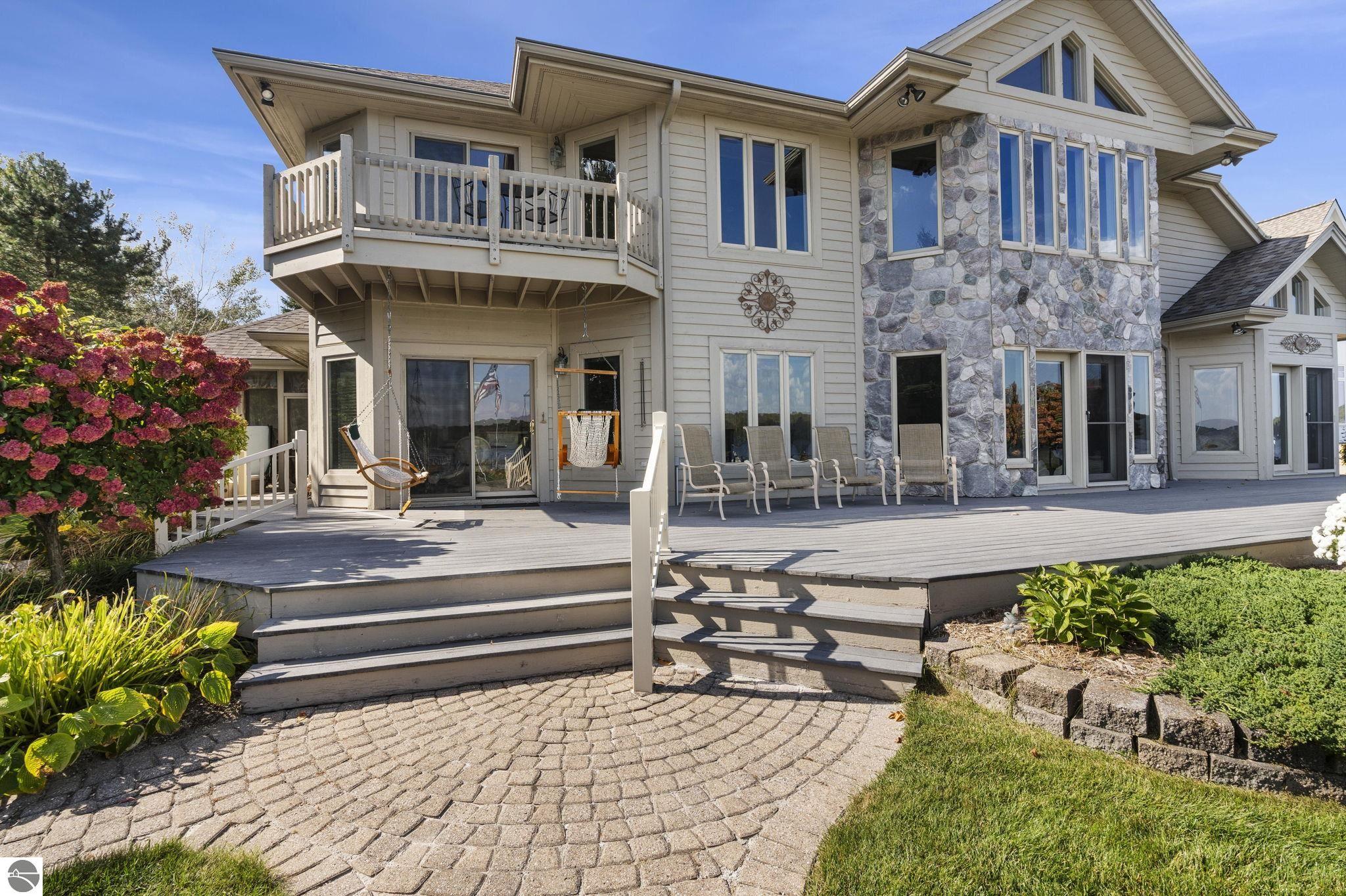 Bellaire, Michigan 49615, United States, 4 Bedrooms Bedrooms, ,4 BathroomsBathrooms,Residential,Pending,223987