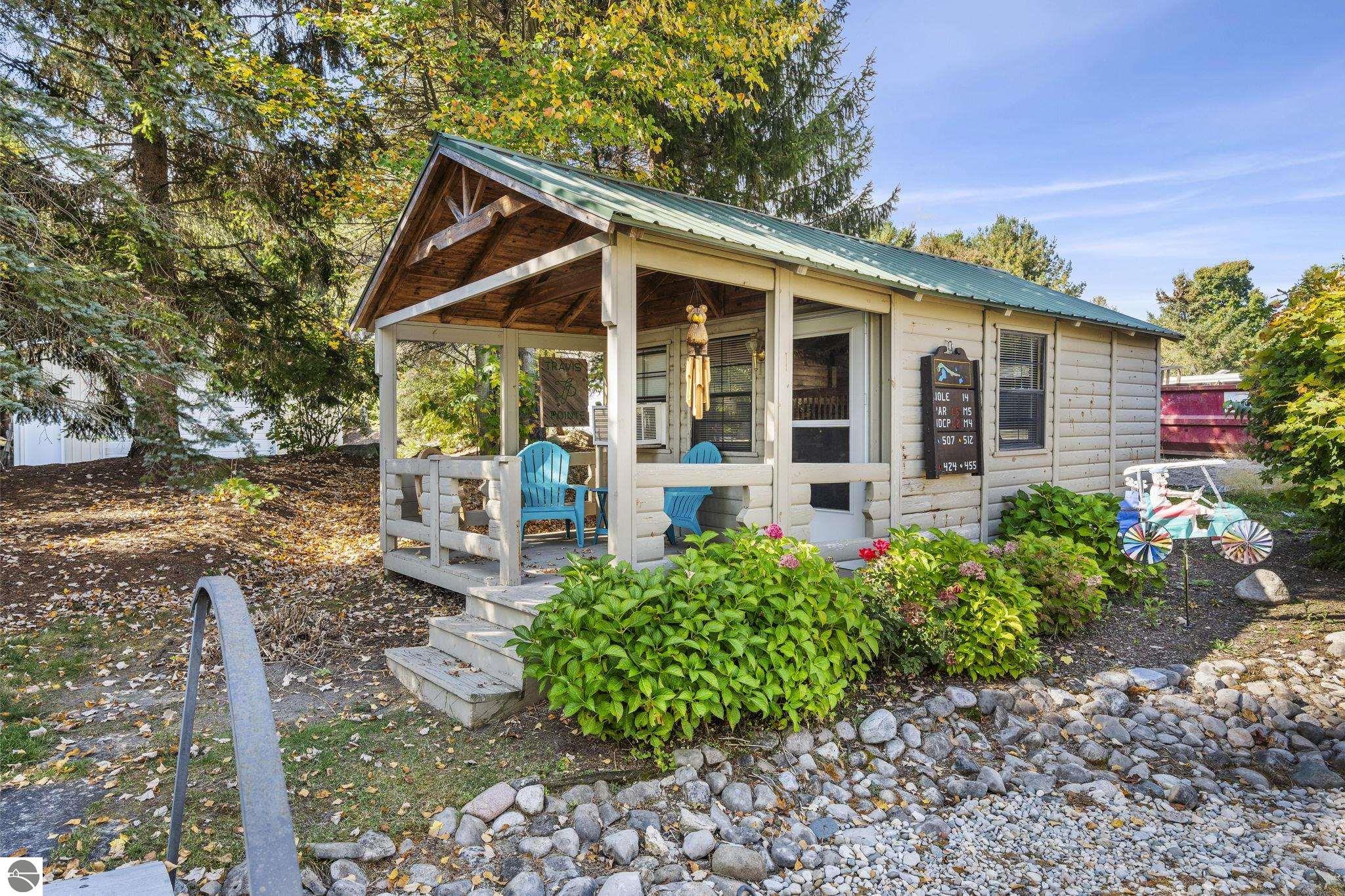 Bellaire, Michigan 49615, United States, 4 Bedrooms Bedrooms, ,4 BathroomsBathrooms,Residential,Pending,223987