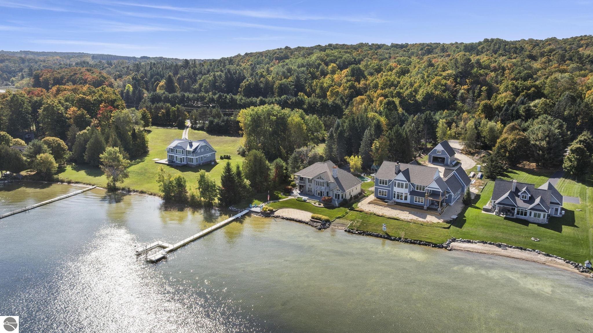 Bellaire, Michigan 49615, United States, 4 Bedrooms Bedrooms, ,4 BathroomsBathrooms,Residential,Pending,223987