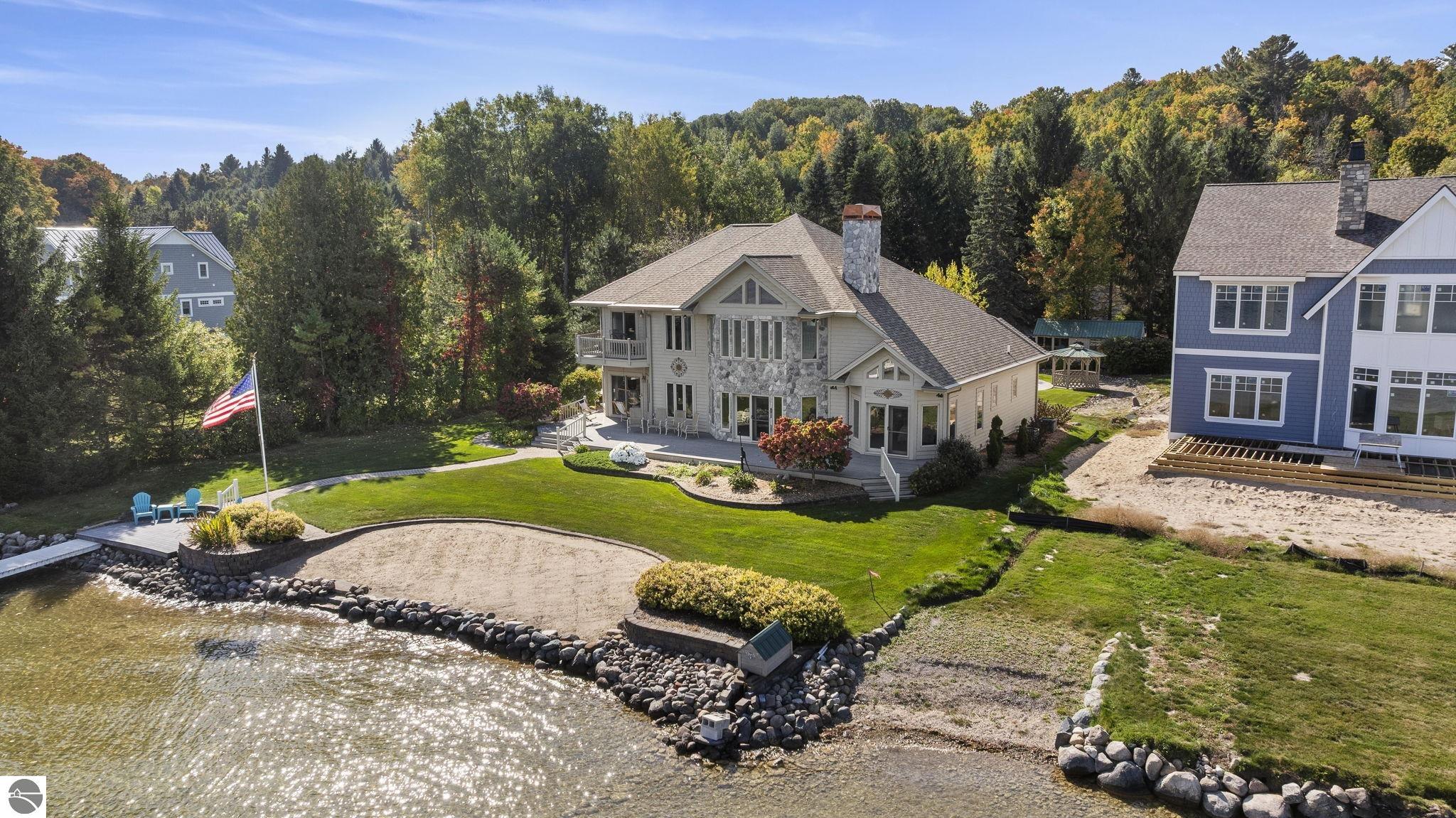 Bellaire, Michigan 49615, United States, 4 Bedrooms Bedrooms, ,4 BathroomsBathrooms,Residential,Pending,223987