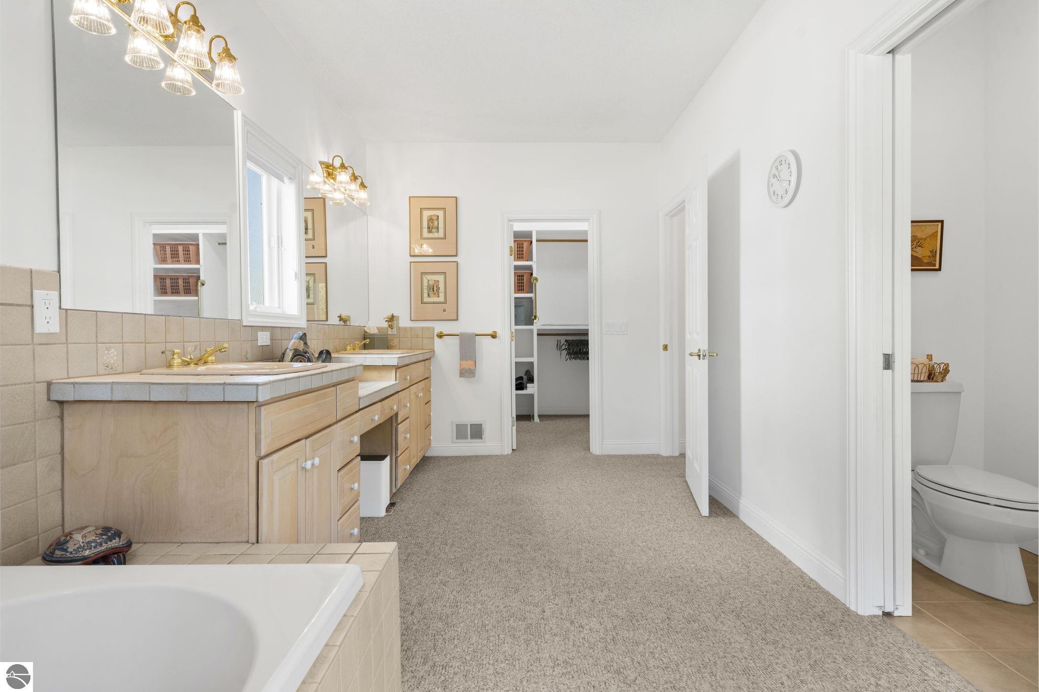 Bellaire, Michigan 49615, United States, 4 Bedrooms Bedrooms, ,4 BathroomsBathrooms,Residential,Pending,223987