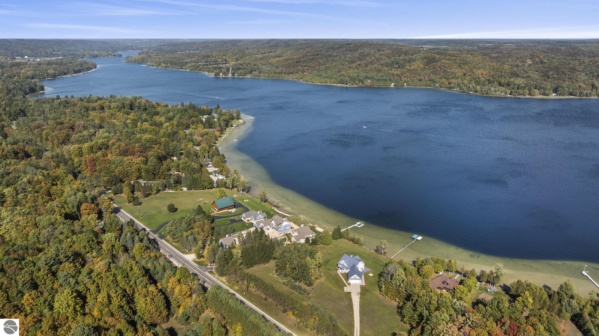 Bellaire, Michigan 49615, United States, 4 Bedrooms Bedrooms, ,4 BathroomsBathrooms,Residential,Pending,223987