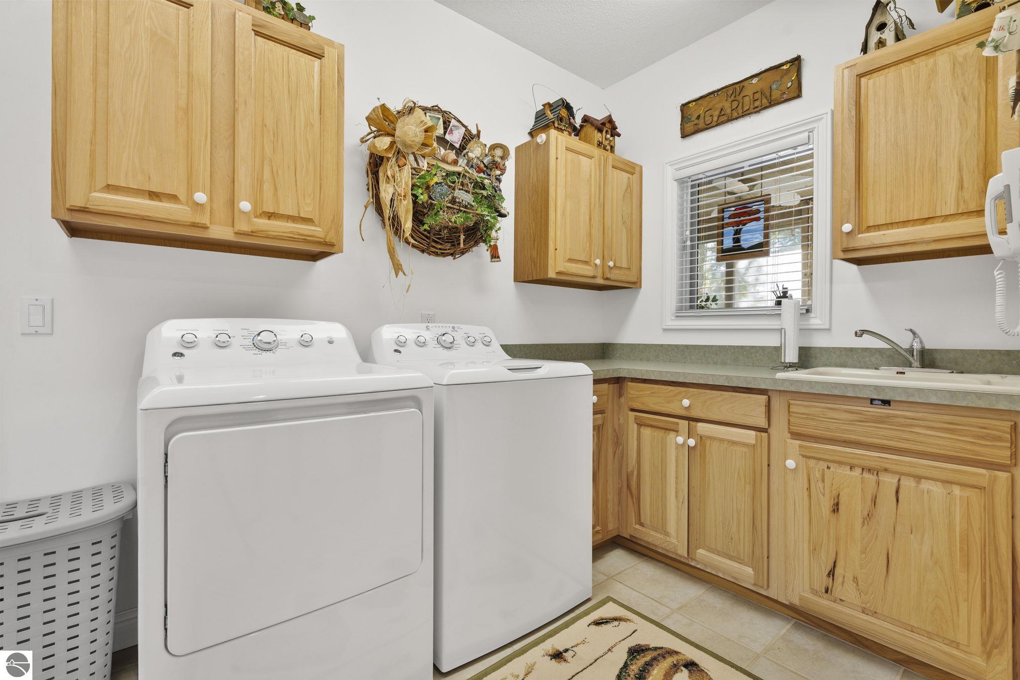 Bellaire, Michigan 49615, United States, 4 Bedrooms Bedrooms, ,4 BathroomsBathrooms,Residential,Pending,223987