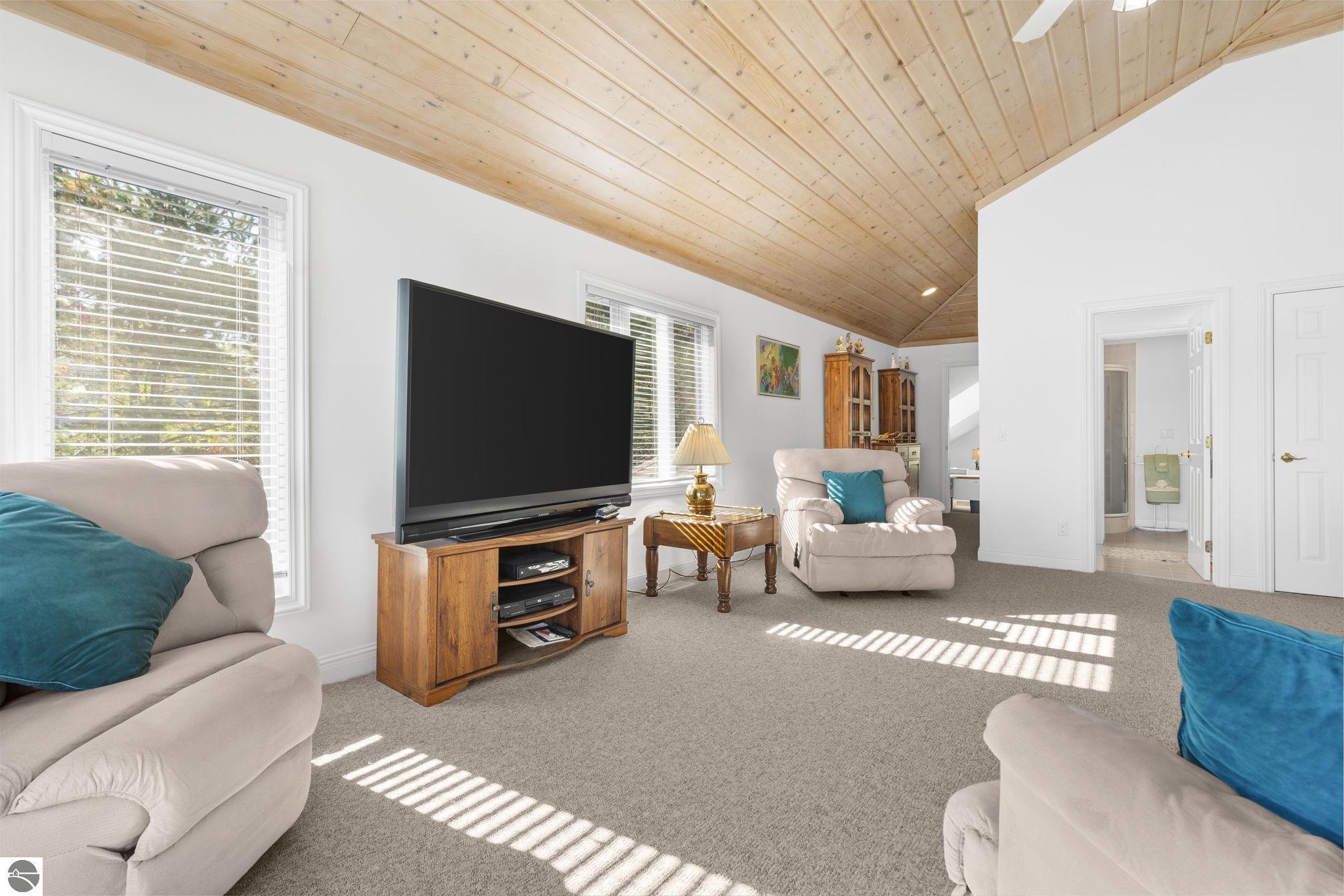 Bellaire, Michigan 49615, United States, 4 Bedrooms Bedrooms, ,4 BathroomsBathrooms,Residential,Pending,223987