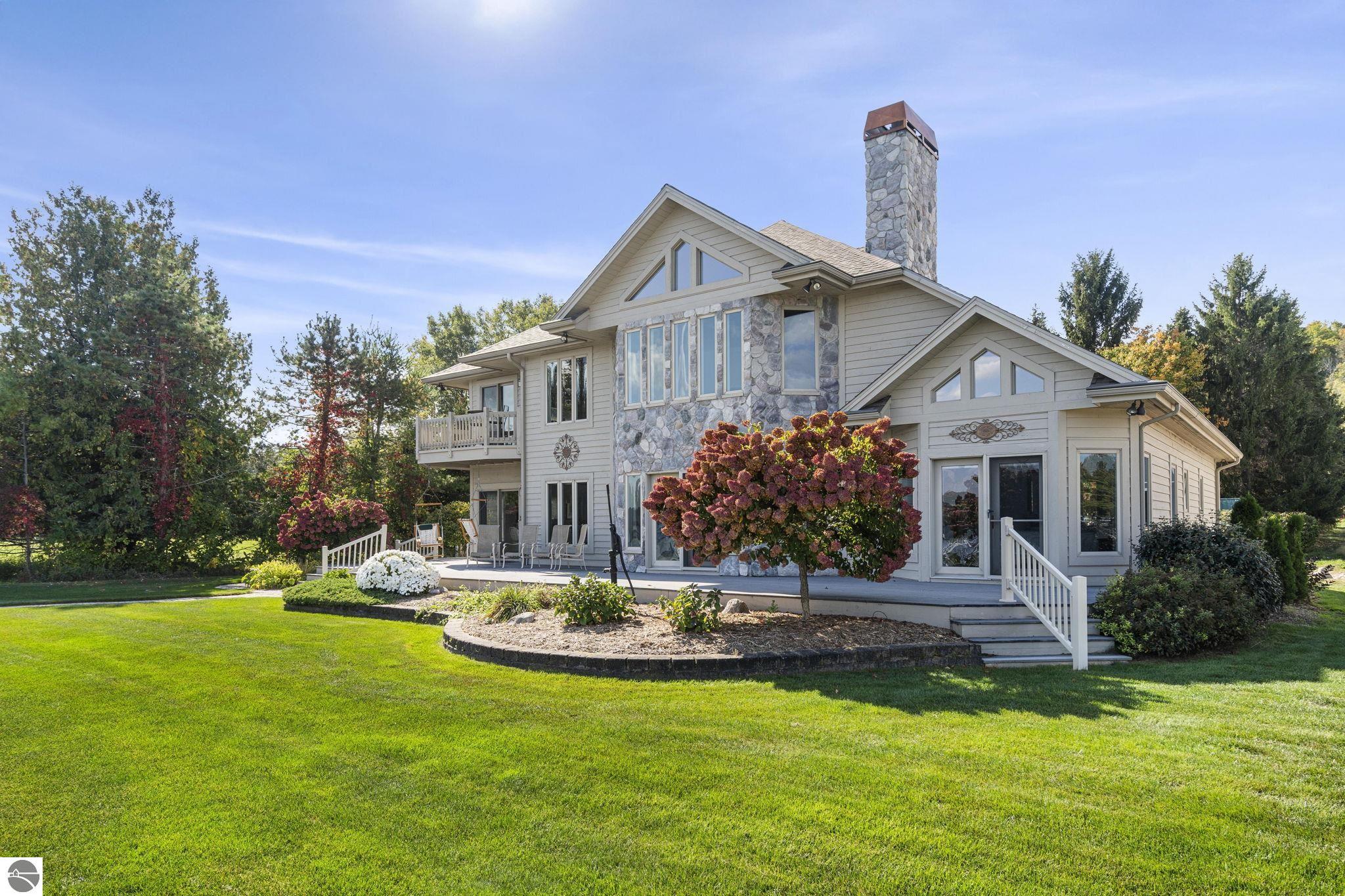 Bellaire, Michigan 49615, United States, 4 Bedrooms Bedrooms, ,4 BathroomsBathrooms,Residential,Pending,223987