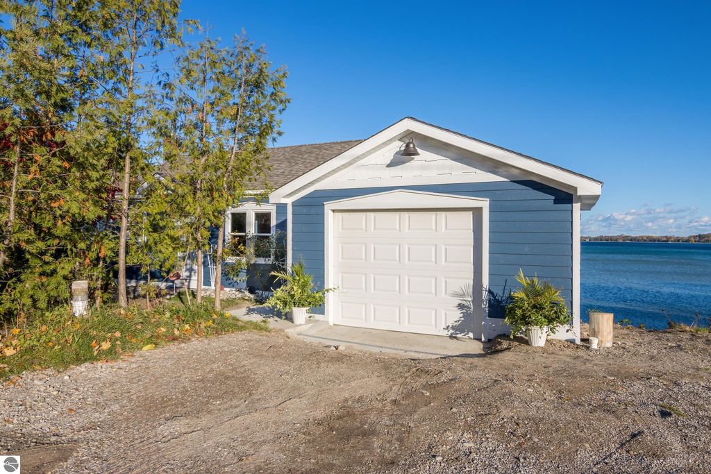 Photo of 800 N St Joseph Street, Suttons Bay, MI 49682 (MLS # 1940344)