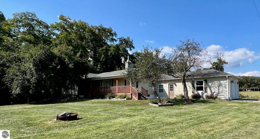 Photo of 760 Anderson, Tawas City, MI 48763 (MLS # 1938593)