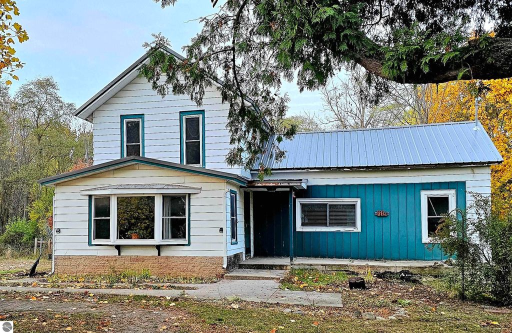 Photo of 602 Olive Street, St Louis, MI 48880 (MLS # 1940207)