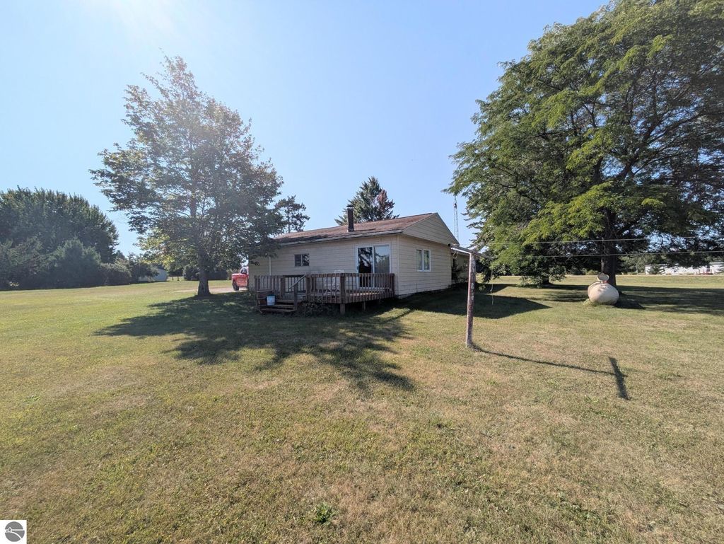 Photo of 530 Michelson Road, Houghton Lake, MI 48629 (MLS # 1938215)