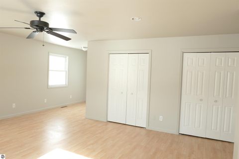 Tiny photo for 1608 Linksview Way, Gladwin, MI 48625 (MLS # 1929704)