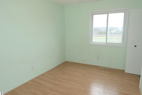 Tiny photo for 1608 Linksview Way, Gladwin, MI 48625 (MLS # 1929704)