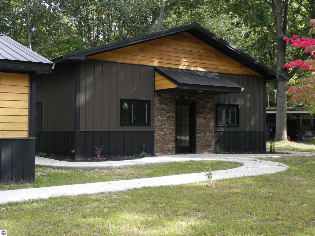 Photo of 1025 Barcelona Drive, Weidman, MI 48893 (MLS # 1938668)