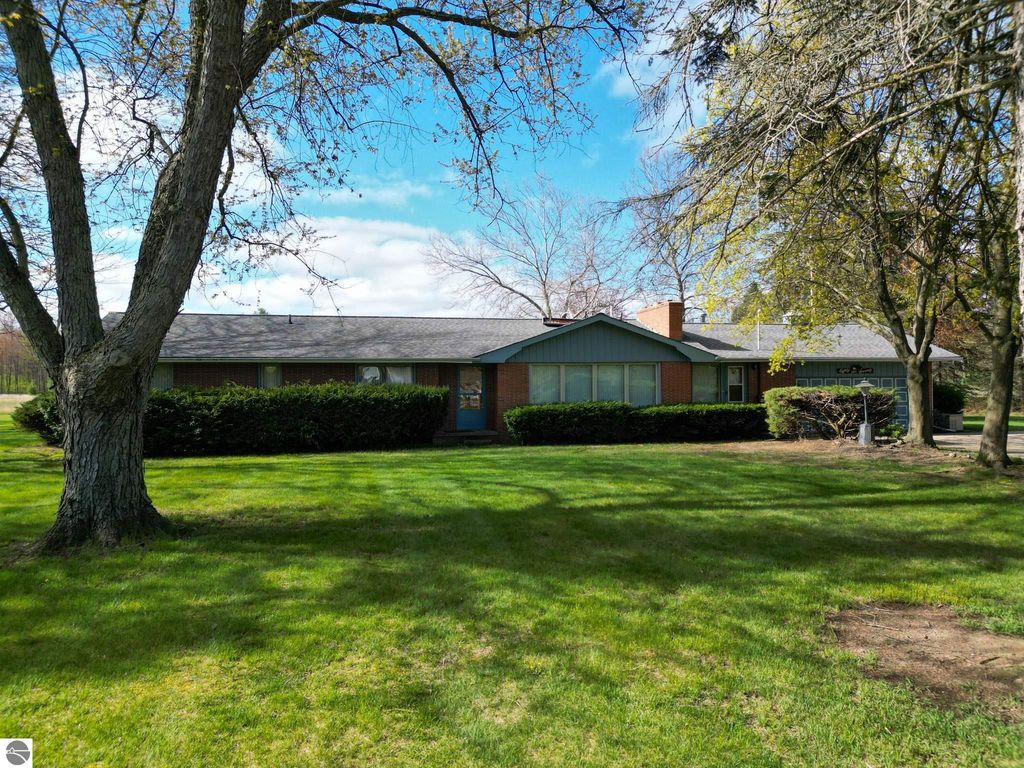 Photo of 8670 E Pickard Road, Mt Pleasant, MI 48858 (MLS # 1933679)