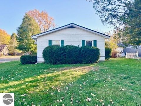Tiny photo for 327 Eaton Street, Breckenridge, MI 48615 (MLS # 1940312)
