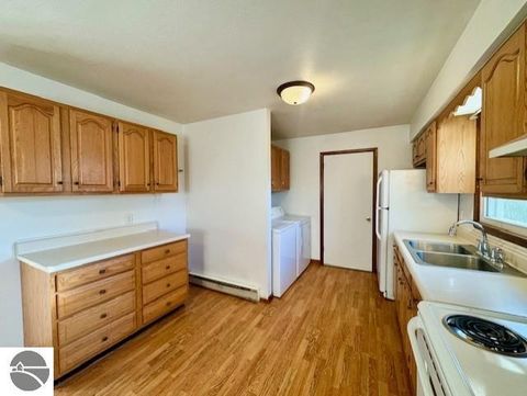 Tiny photo for 327 Eaton Street, Breckenridge, MI 48615 (MLS # 1940312)