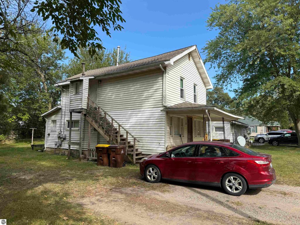 Photo of 126 Holiday, Alma, MI 48801 (MLS # 1939925)