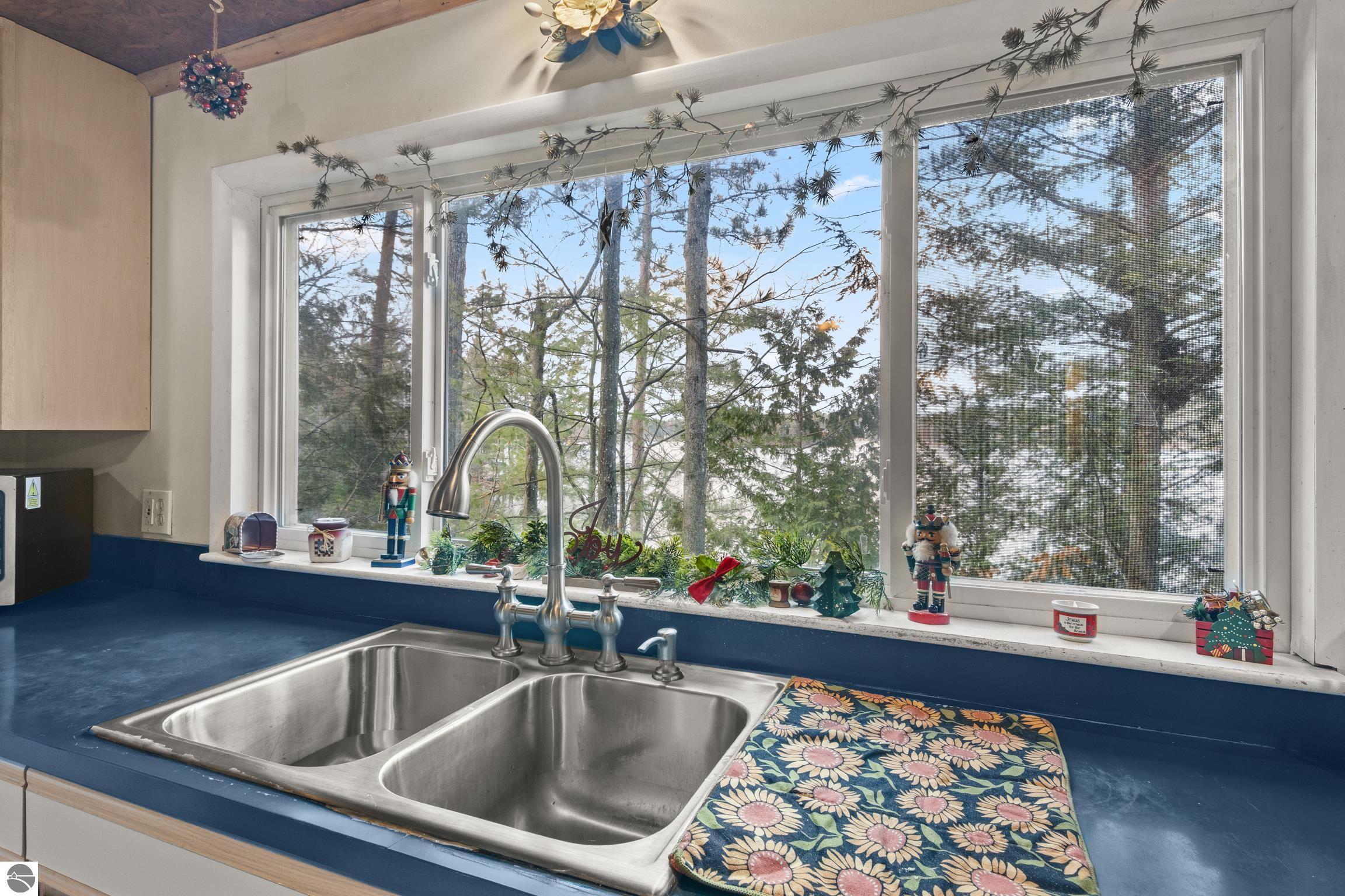 Traverse City, Michigan 49696, United States, 2 Bedrooms Bedrooms, ,1 BathroomBathrooms,Residential,Active,249116