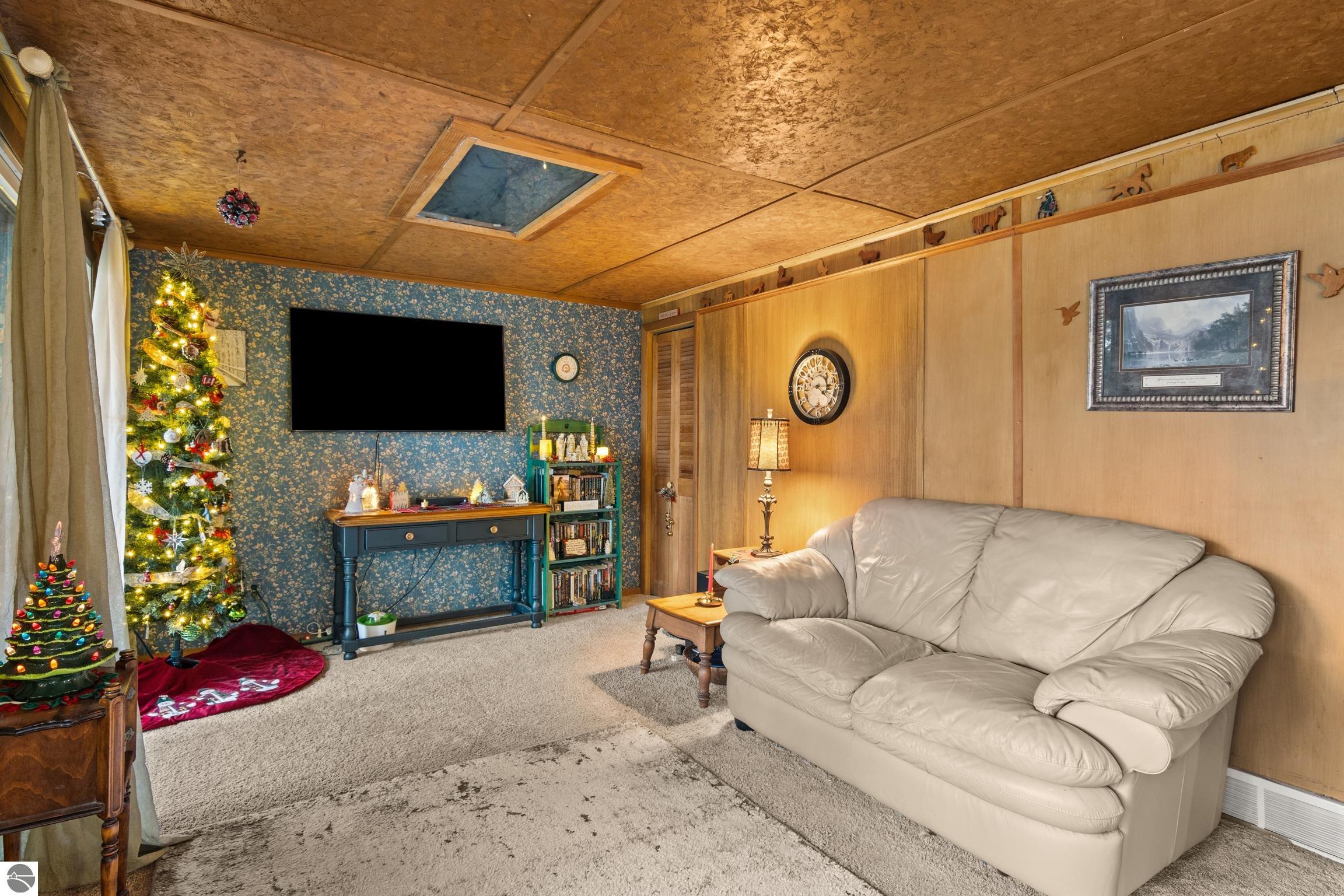 Traverse City, Michigan 49696, United States, 2 Bedrooms Bedrooms, ,1 BathroomBathrooms,Residential,Active,249116