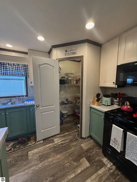 Tiny photo for 1249 Concord, Mt Pleasant, MI 48858 (MLS # 1939866)