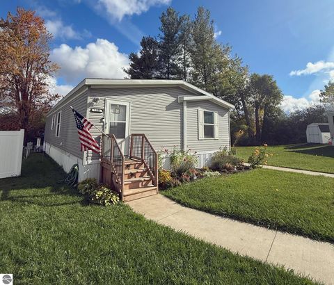 Tiny photo for 1249 Concord, Mt Pleasant, MI 48858 (MLS # 1939866)