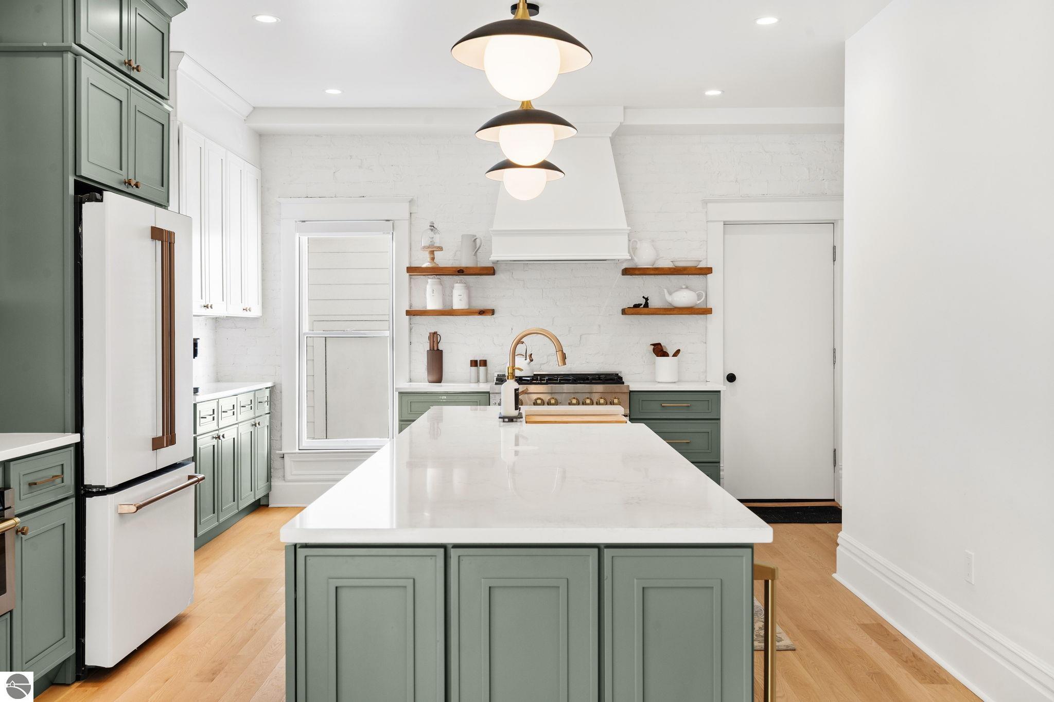 Bellaire, Michigan 49615, United States, 5 Bedrooms Bedrooms, ,4 BathroomsBathrooms,Residential,Active,253634