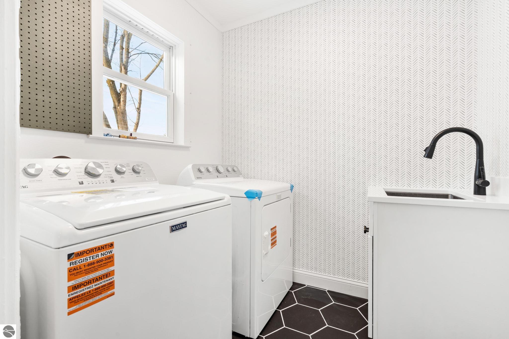 Bellaire, Michigan 49615, United States, 5 Bedrooms Bedrooms, ,4 BathroomsBathrooms,Residential,Active,253634