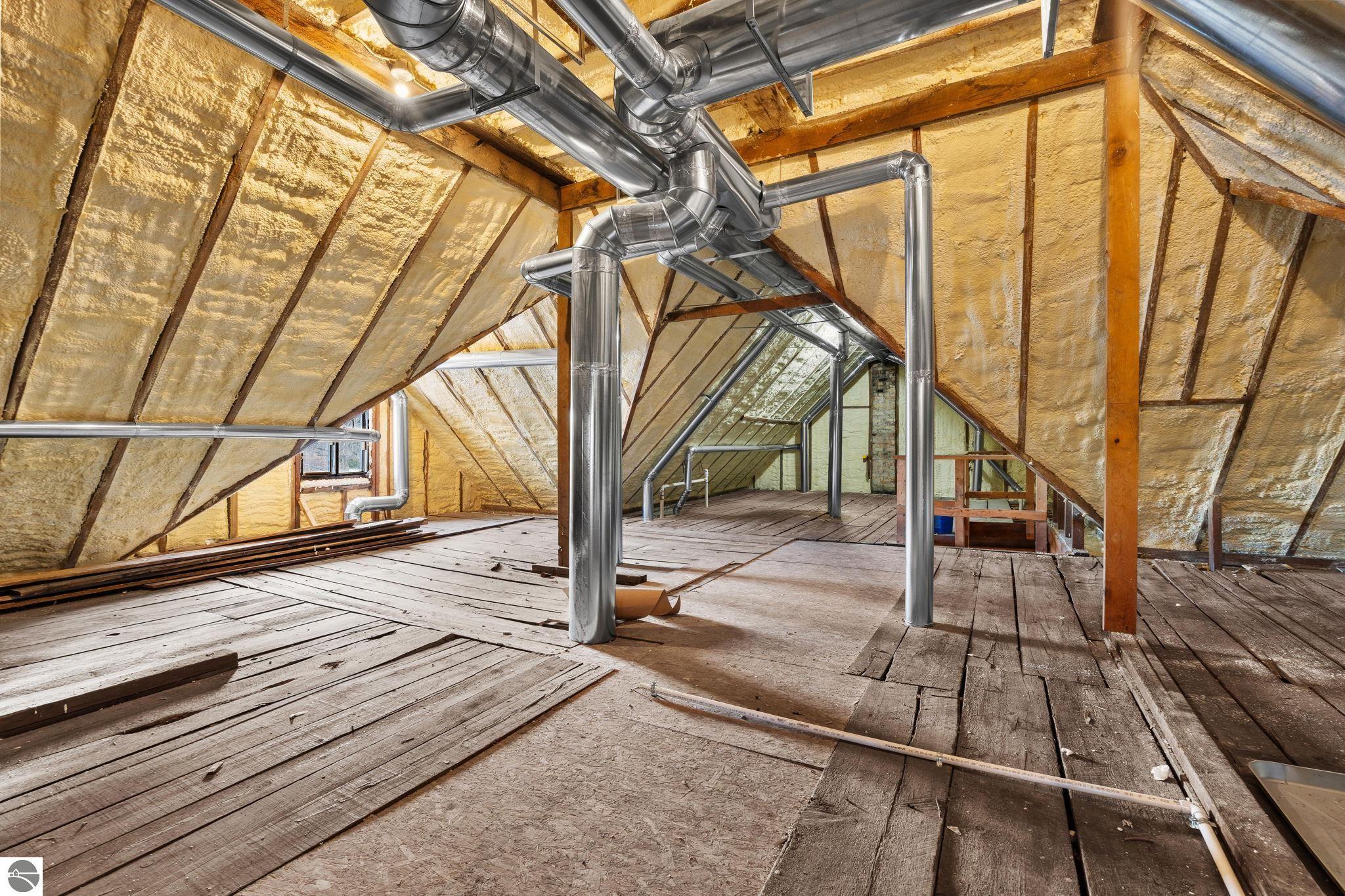 Bellaire, Michigan 49615, United States, 5 Bedrooms Bedrooms, ,4 BathroomsBathrooms,Residential,Active,253634