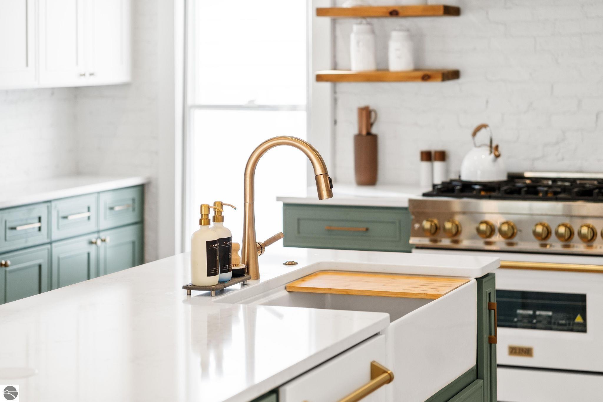 Bellaire, Michigan 49615, United States, 5 Bedrooms Bedrooms, ,4 BathroomsBathrooms,Residential,Active,253634