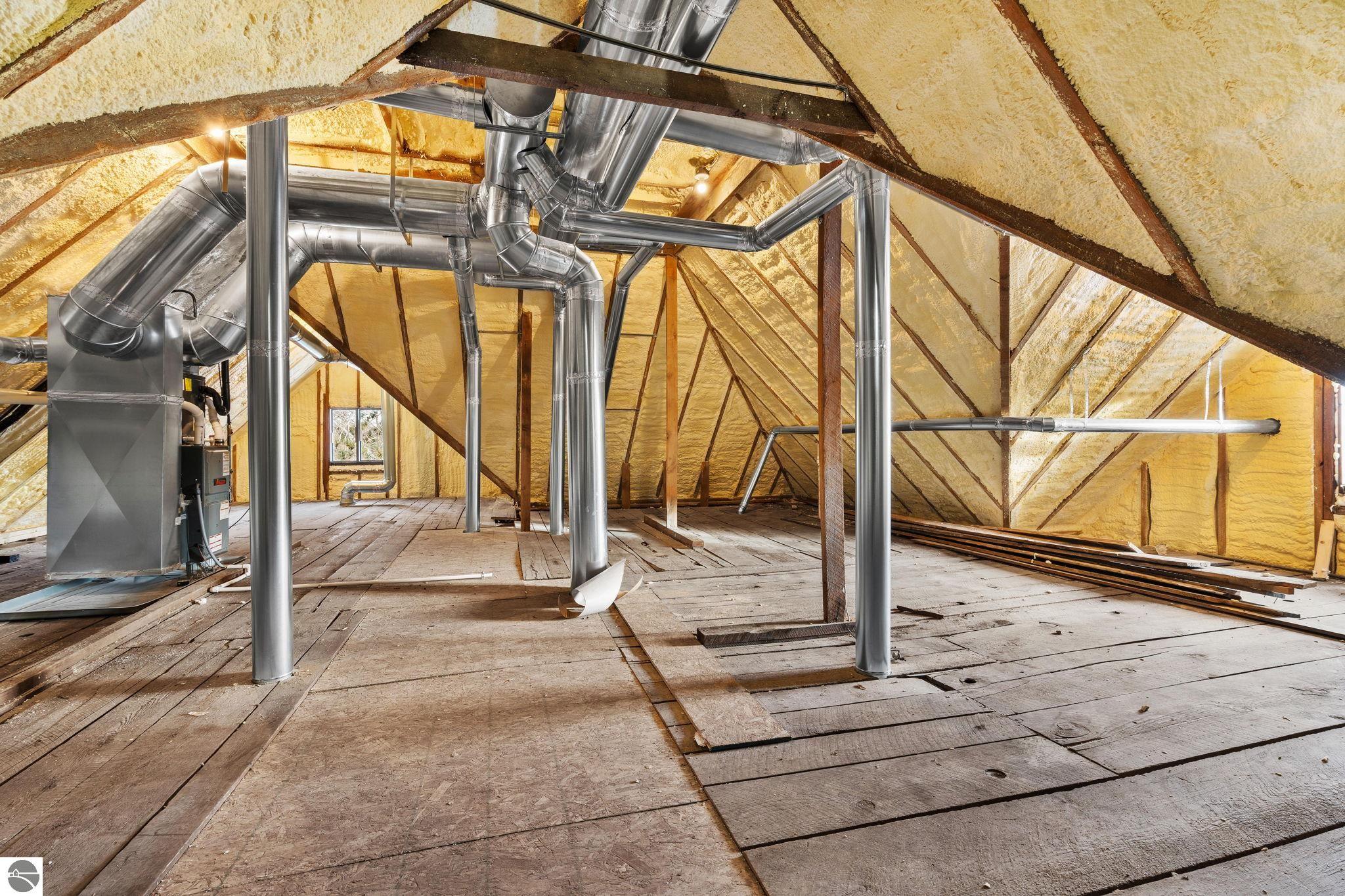 Bellaire, Michigan 49615, United States, 5 Bedrooms Bedrooms, ,4 BathroomsBathrooms,Residential,Active,253634