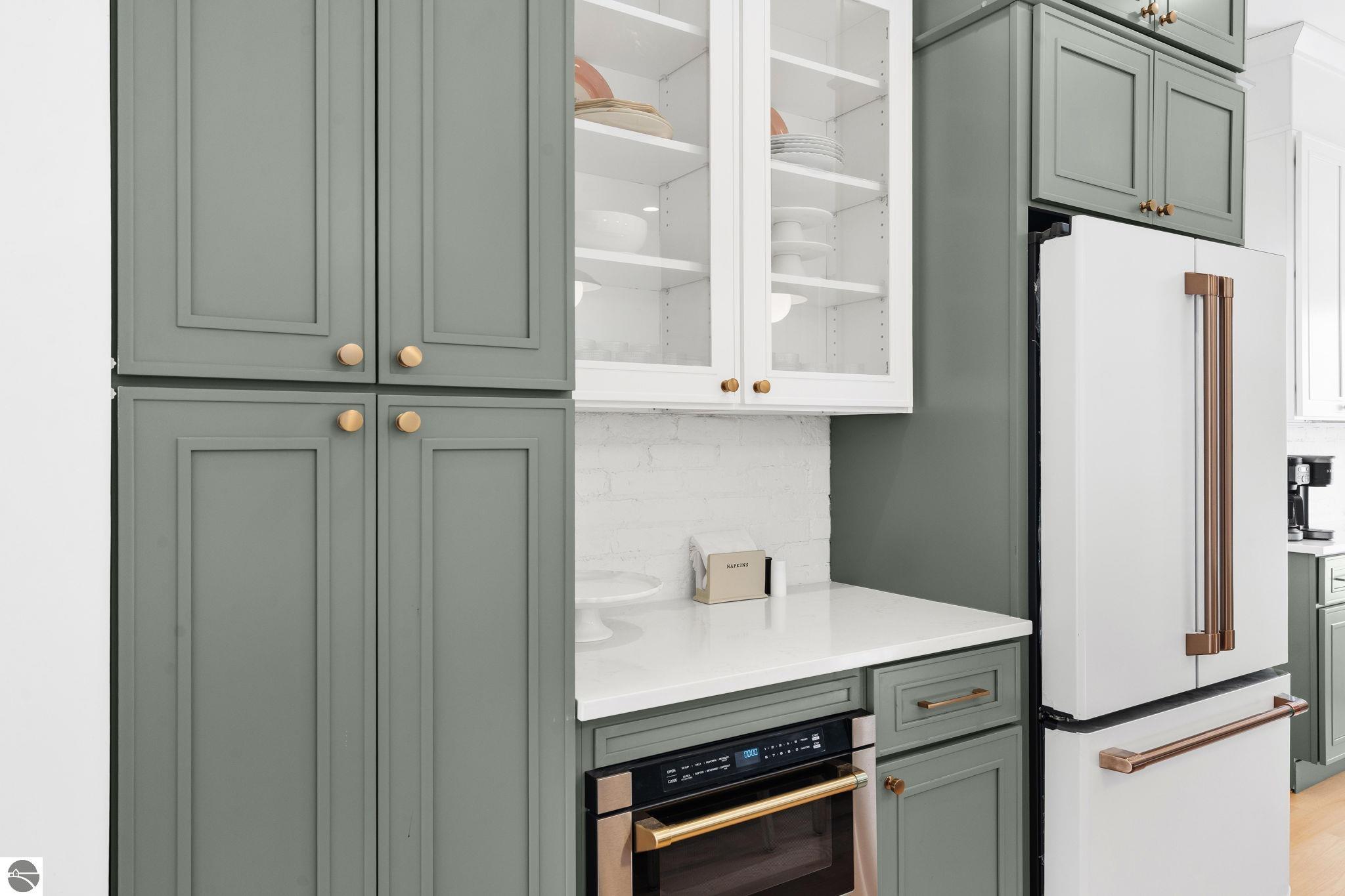 Bellaire, Michigan 49615, United States, 5 Bedrooms Bedrooms, ,4 BathroomsBathrooms,Residential,Active,253634