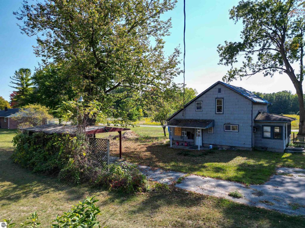 Photo of 3054 W Grant Street, Coleman, MI 48618 (MLS # 1938778)