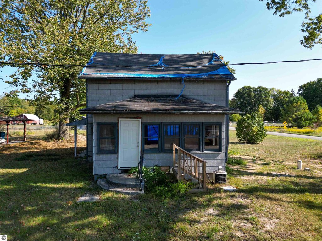 Photo of 3054 W Grant Street, Coleman, MI 48618 (MLS # 1938778)