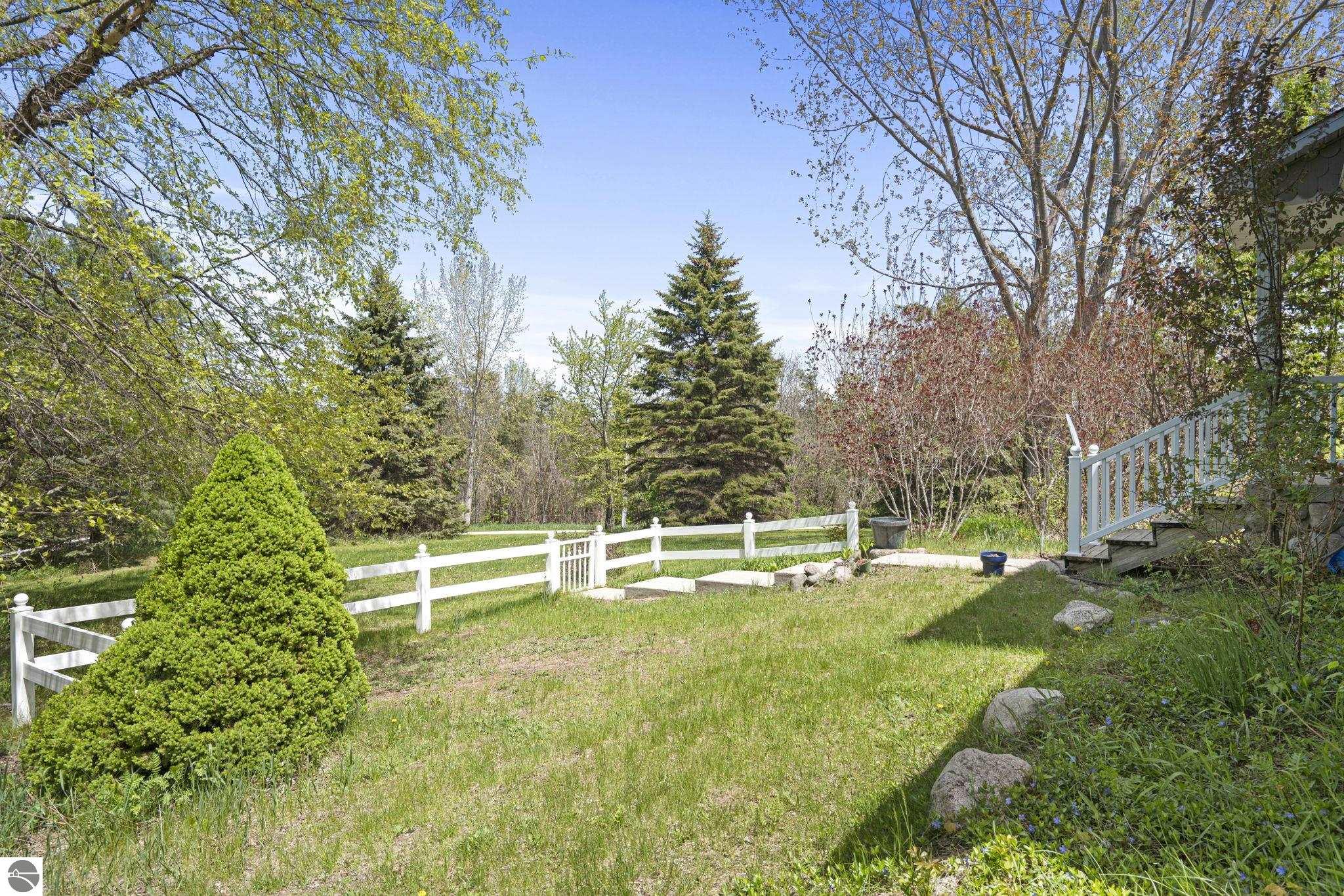 Ellsworth, Michigan 49729, United States, 2 Bedrooms Bedrooms, ,3 BathroomsBathrooms,Residential,Pending,141687