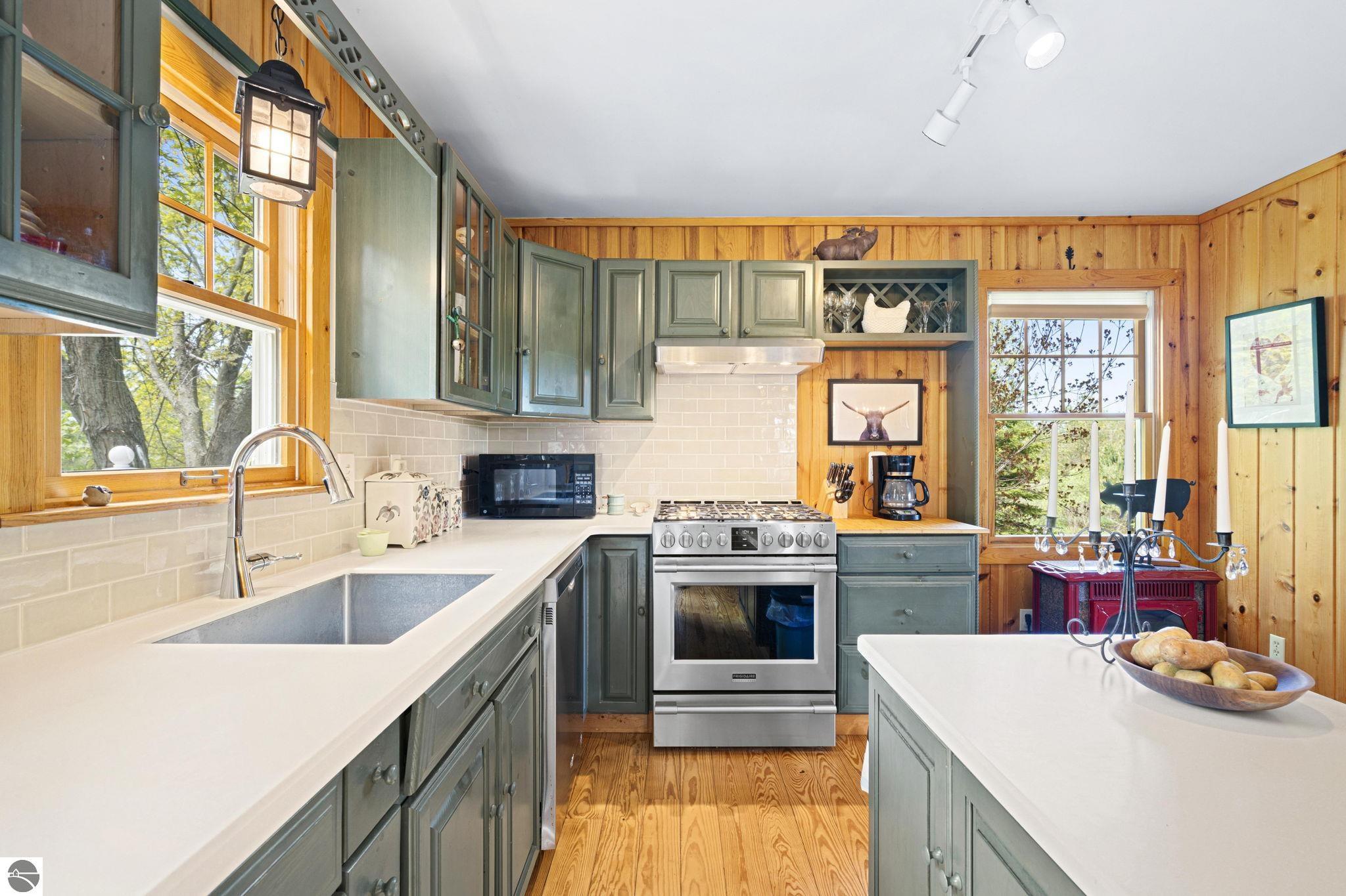 Ellsworth, Michigan 49729, United States, 2 Bedrooms Bedrooms, ,3 BathroomsBathrooms,Residential,Pending,141687