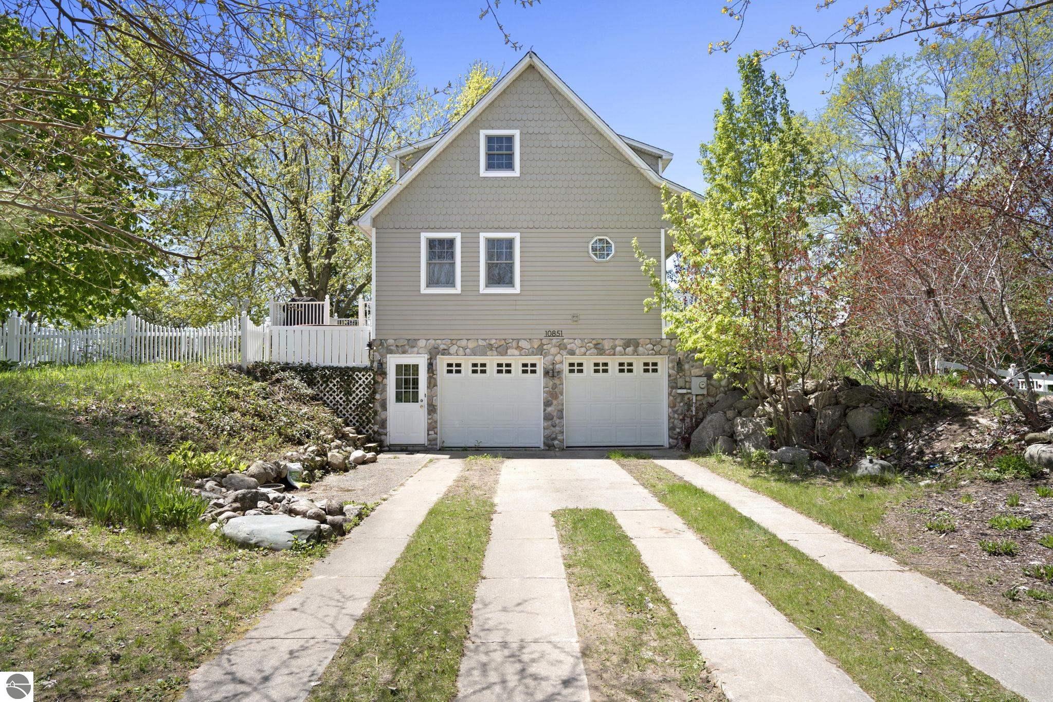 Ellsworth, Michigan 49729, United States, 2 Bedrooms Bedrooms, ,3 BathroomsBathrooms,Residential,Pending,141687