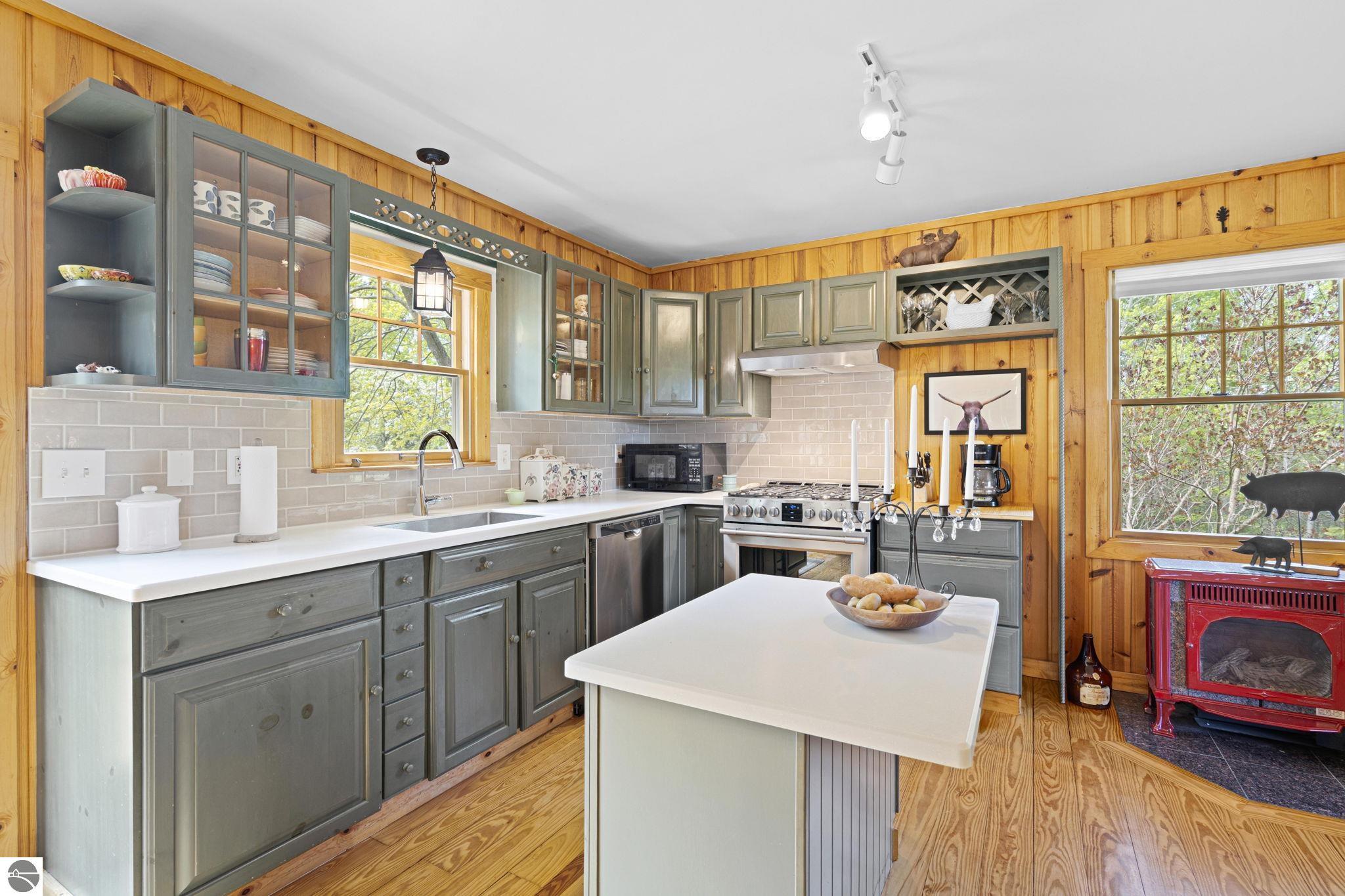 Ellsworth, Michigan 49729, United States, 2 Bedrooms Bedrooms, ,3 BathroomsBathrooms,Residential,Pending,141687