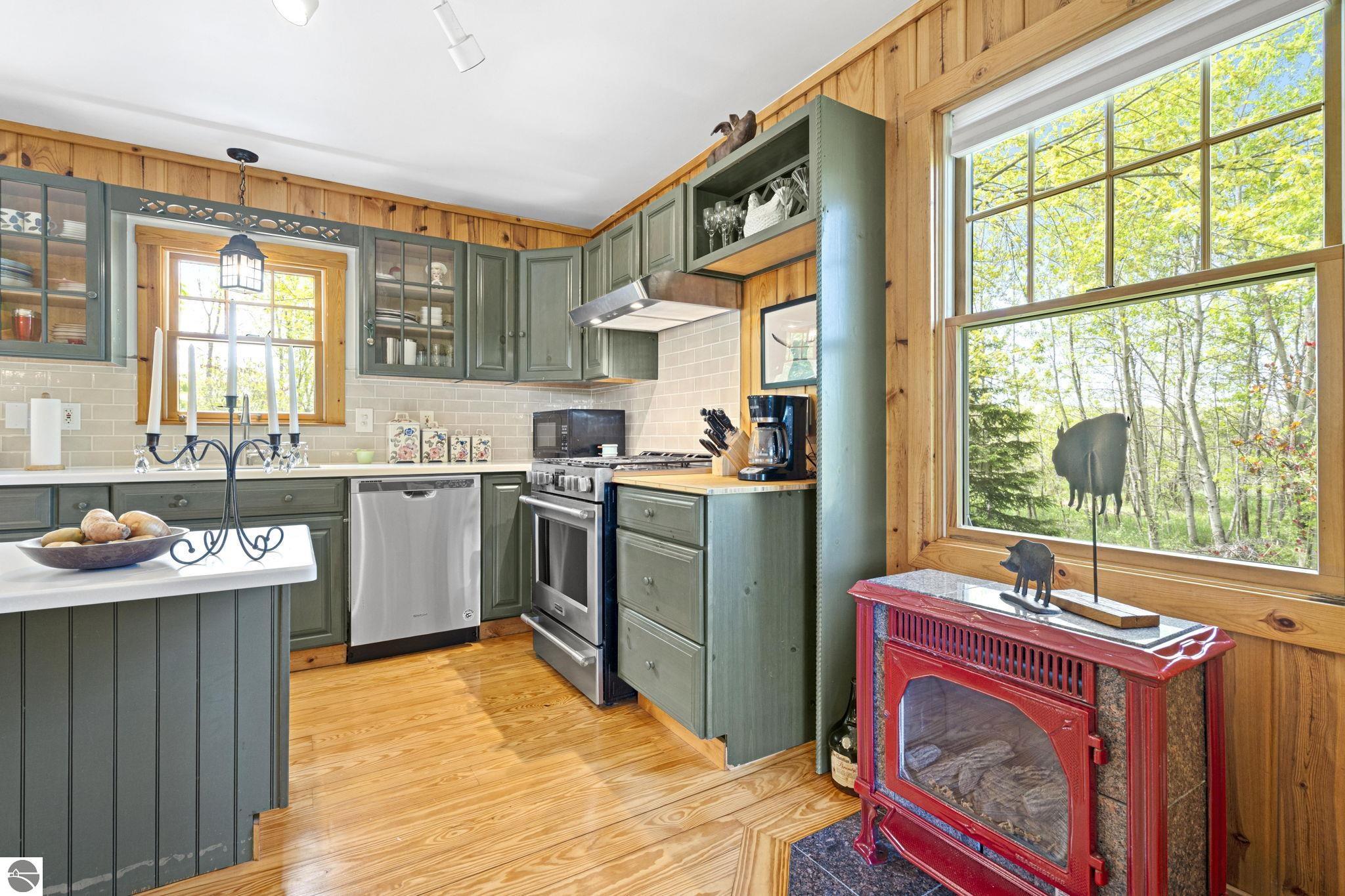 Ellsworth, Michigan 49729, United States, 2 Bedrooms Bedrooms, ,3 BathroomsBathrooms,Residential,Pending,141687