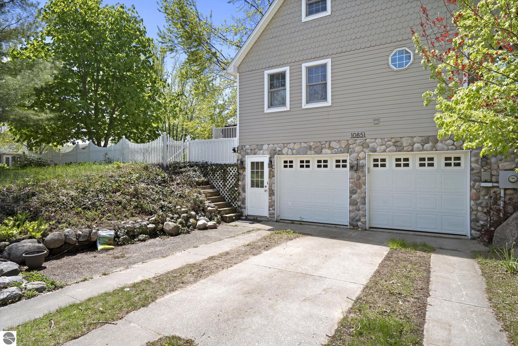 Ellsworth, Michigan 49729, United States, 2 Bedrooms Bedrooms, ,3 BathroomsBathrooms,Residential,Pending,141687